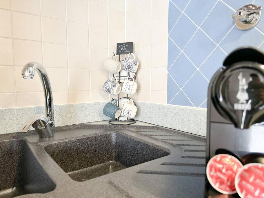Elegante Mansarda 300Mt Dal Mare - Centro - Wifi Apartment Savona Luaran gambar